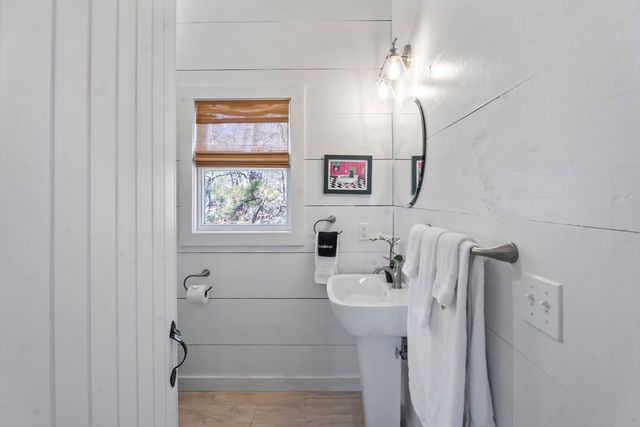 309 Barnes Road, Oak Bluffs, MA 02557