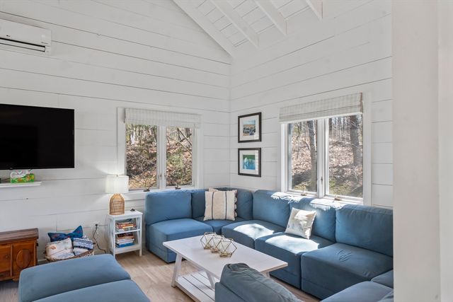 309 Barnes Road, Oak Bluffs, MA 02557