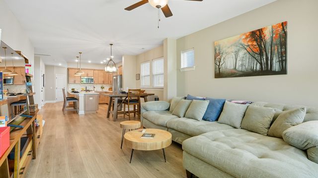 1069 Linn Cove Ct, Gallatin, TN 37066