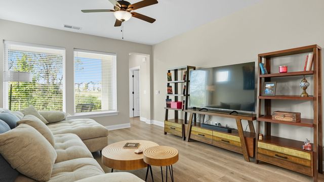 1069 Linn Cove Ct, Gallatin, TN 37066