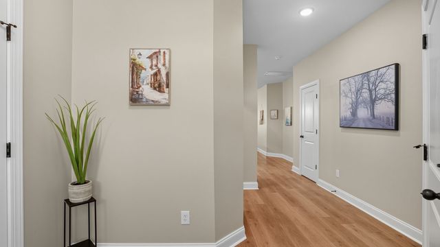 1069 Linn Cove Ct, Gallatin, TN 37066