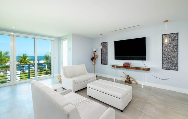 94825 Overseas Highway 204, Key Largo, FL 33037