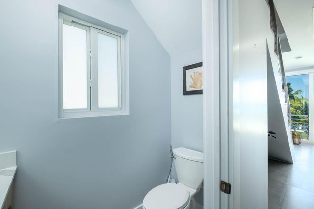 94825 Overseas Highway 204, Key Largo, FL 33037