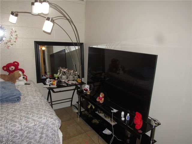 2409 Maroney Avenue, Las Vegas, NV 89104