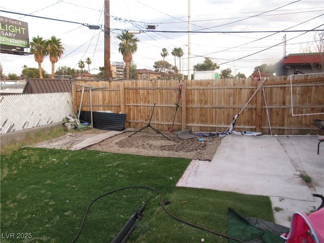 2409 Maroney Avenue, Las Vegas, NV 89104