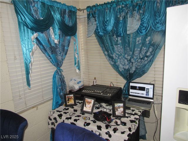 2409 Maroney Avenue, Las Vegas, NV 89104