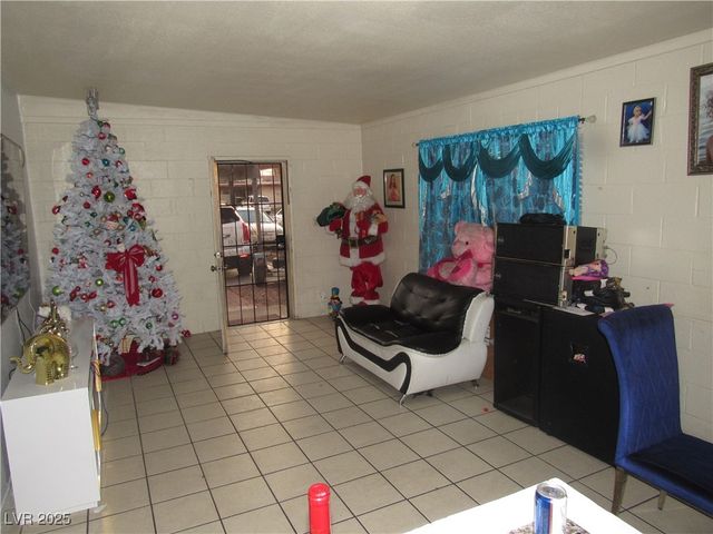 2409 Maroney Avenue, Las Vegas, NV 89104