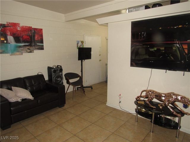 2409 Maroney Avenue, Las Vegas, NV 89104