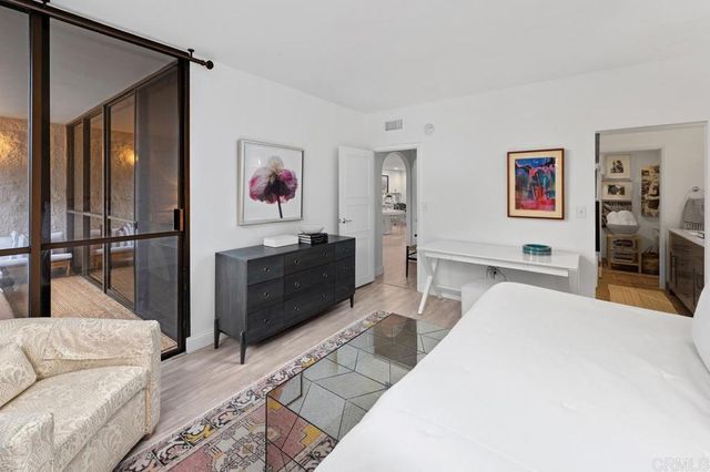 2500 Torrey Pines Rd 201, La Jolla, CA 92037