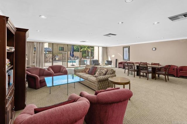 2500 Torrey Pines Rd 201, La Jolla, CA 92037