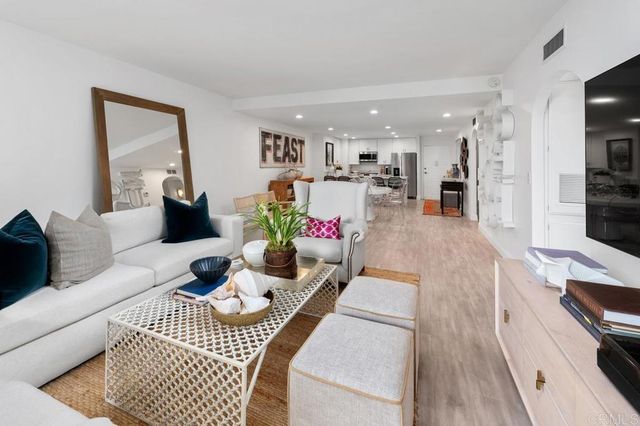 2500 Torrey Pines Rd 201, La Jolla, CA 92037