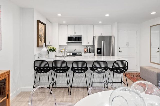 2500 Torrey Pines Rd 201, La Jolla, CA 92037