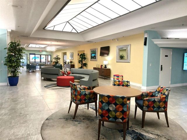 10442 Sunrise Lakes Boulevard 203, Sunrise, FL 33322