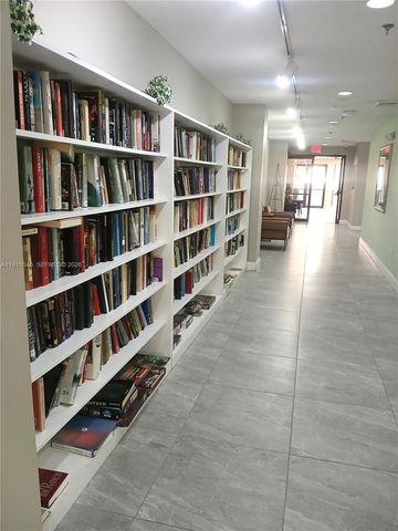 10442 Sunrise Lakes Boulevard 203, Sunrise, FL 33322
