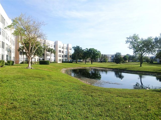 10442 Sunrise Lakes Boulevard 203, Sunrise, FL 33322