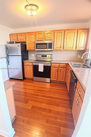 10442 Sunrise Lakes Boulevard 203, Sunrise, FL 33322