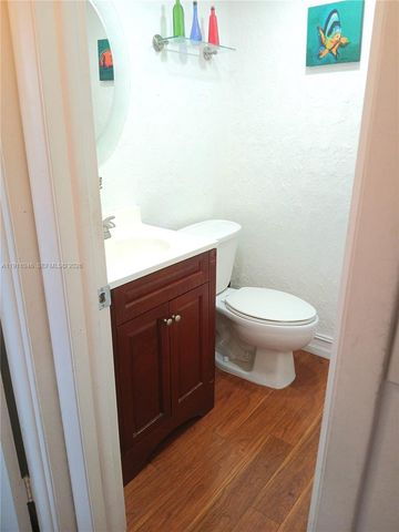10442 Sunrise Lakes Boulevard 203, Sunrise, FL 33322