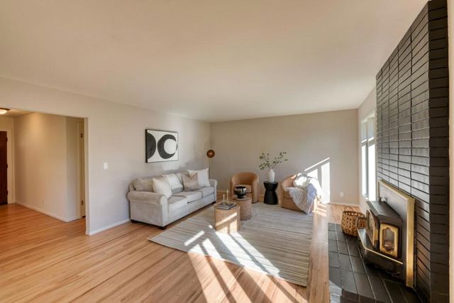 1159 Wilgart Way, Salinas, CA 93901