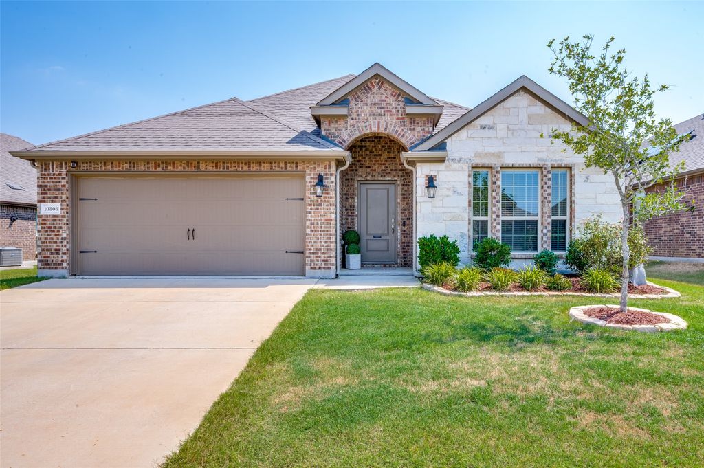 10808 Strike Street, Aubrey, TX 76227