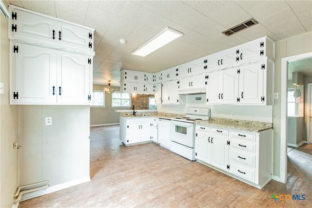 3209 Shady Hill Drive, Temple, TX 76502
