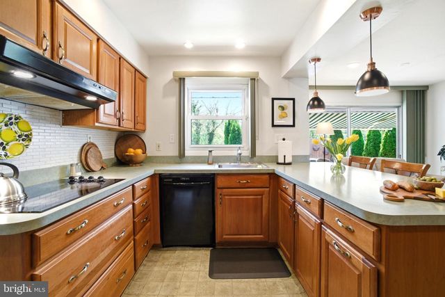 3 TYLER DR, Willingboro, NJ 08046