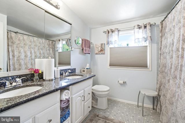 3 TYLER DR, Willingboro, NJ 08046