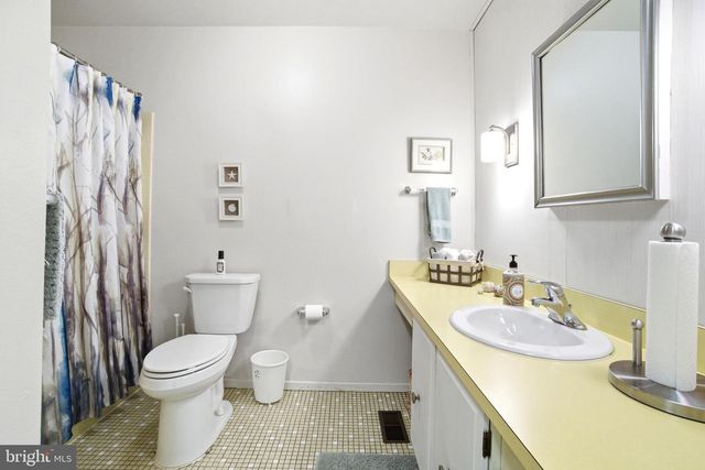 3 TYLER DR, Willingboro, NJ 08046