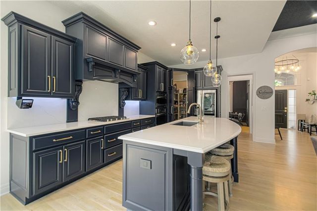 8736 W 157th Street, Overland Park, KS 66221