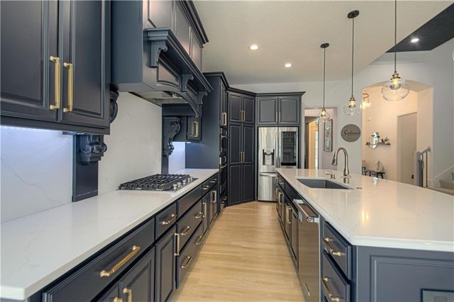 8736 W 157th Street, Overland Park, KS 66221