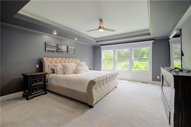8736 W 157th Street, Overland Park, KS 66221