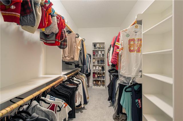 8736 W 157th Street, Overland Park, KS 66221