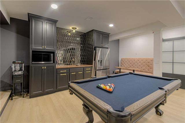8736 W 157th Street, Overland Park, KS 66221