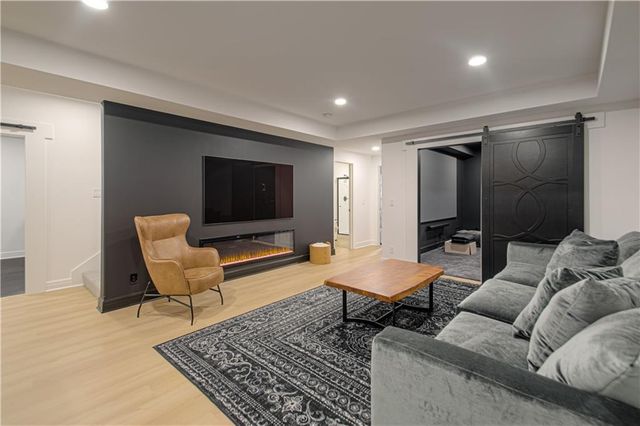 8736 W 157th Street, Overland Park, KS 66221