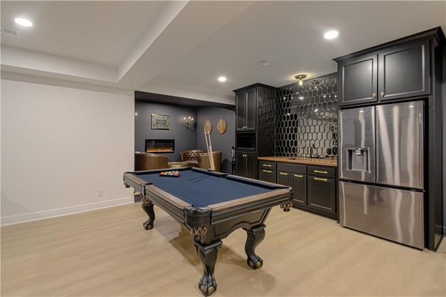 8736 W 157th Street, Overland Park, KS 66221