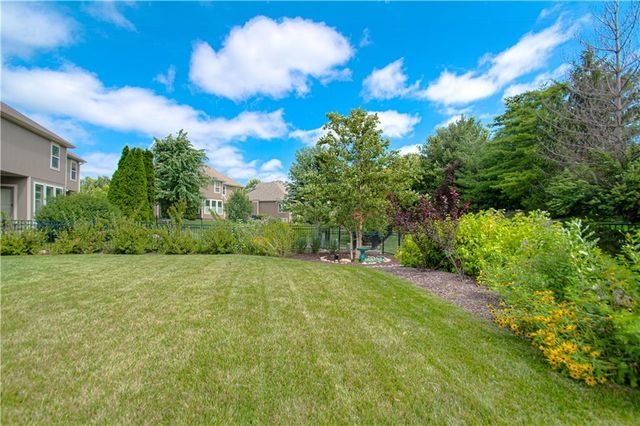 8736 W 157th Street, Overland Park, KS 66221