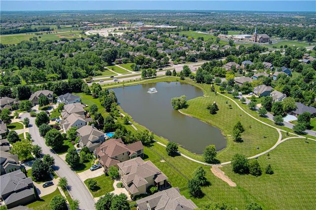 8736 W 157th Street, Overland Park, KS 66221