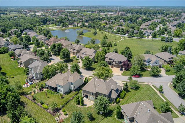 8736 W 157th Street, Overland Park, KS 66221