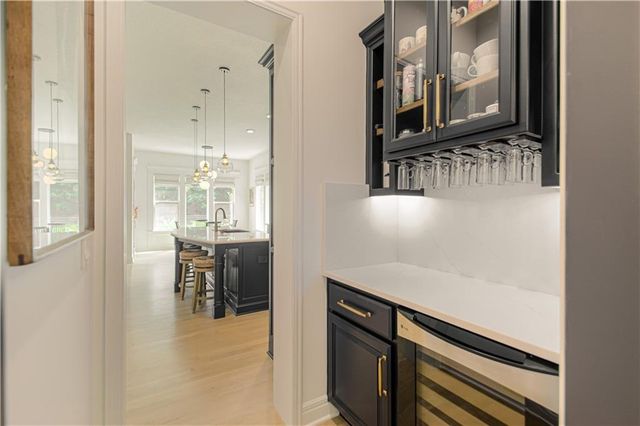 8736 W 157th Street, Overland Park, KS 66221