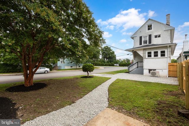92 S GOVERNOR PRINTZ BLVD, Essington, PA 19029