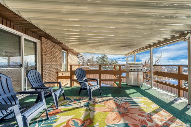 9926 S LANNAE DR, Sandy, UT 84094