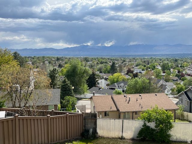 9926 S LANNAE DR, Sandy, UT 84094