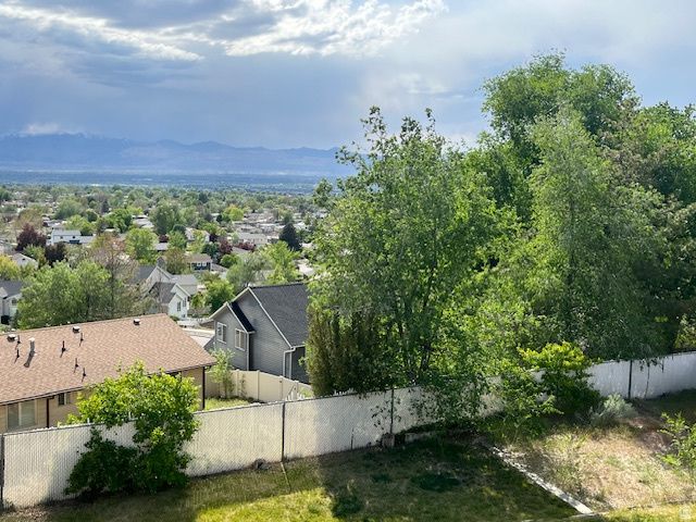 9926 S LANNAE DR, Sandy, UT 84094