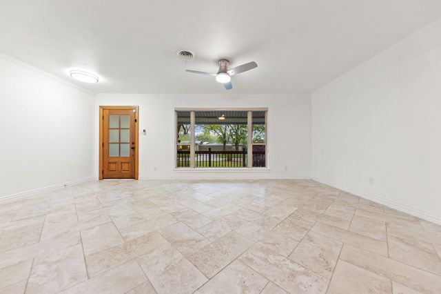 819 Del Mar Lane, Arlington, TX 76012