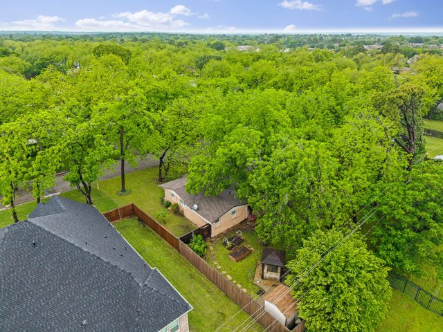 819 Del Mar Lane, Arlington, TX 76012