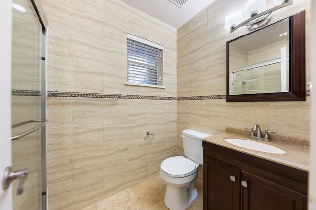 819 Del Mar Lane, Arlington, TX 76012