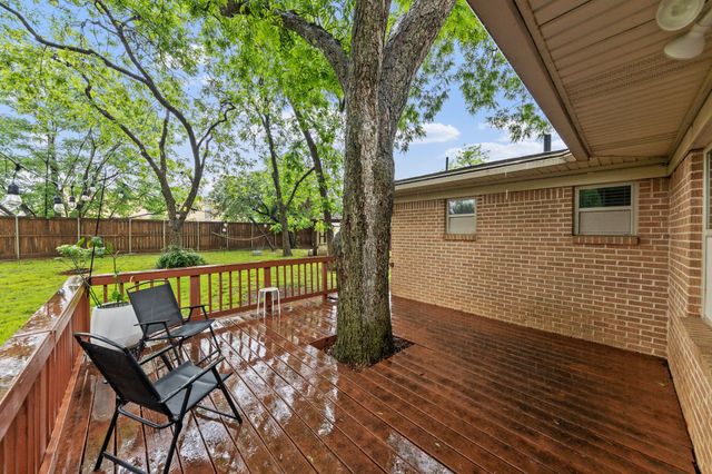 819 Del Mar Lane, Arlington, TX 76012