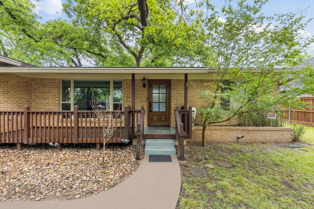 819 Del Mar Lane, Arlington, TX 76012