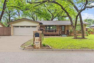 819 Del Mar Lane, Arlington, TX 76012