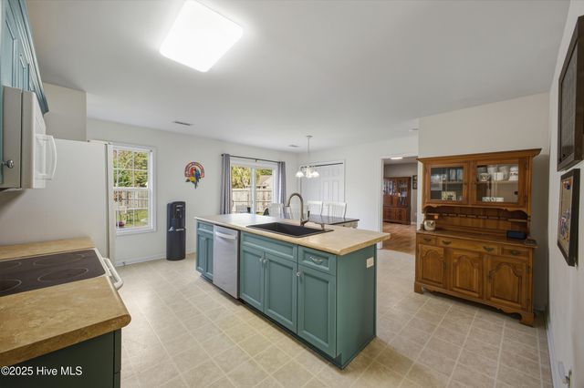 1781 Liz Lane NE, Leland, NC 28451