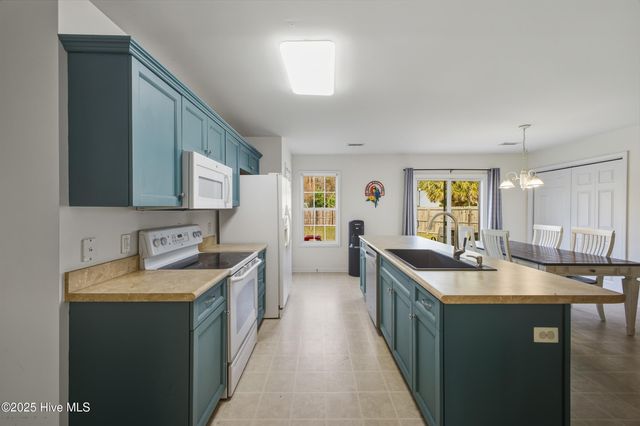 1781 Liz Lane NE, Leland, NC 28451